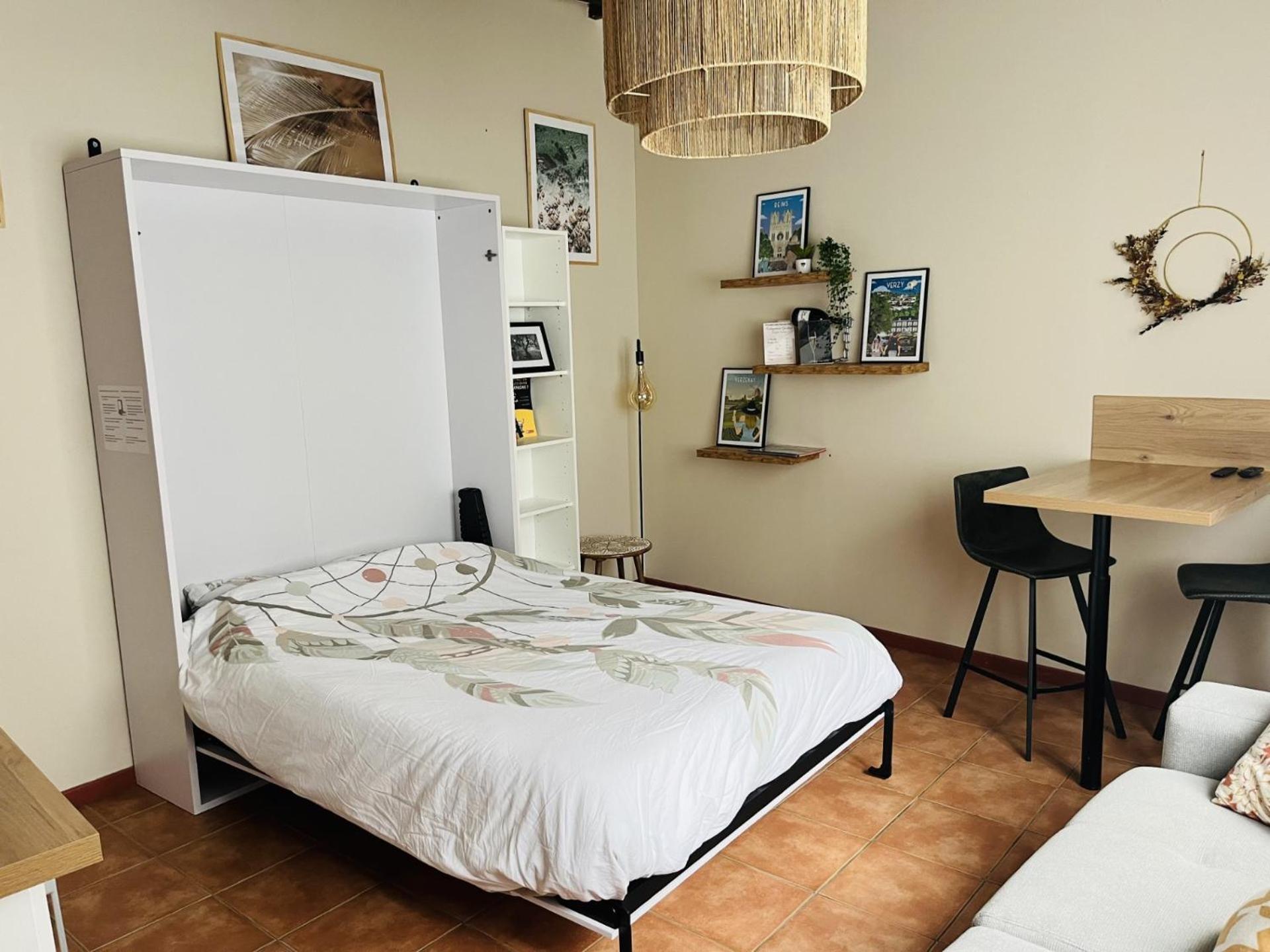 Logement, Plein Centre Du Village De Verzy エクステリア 写真