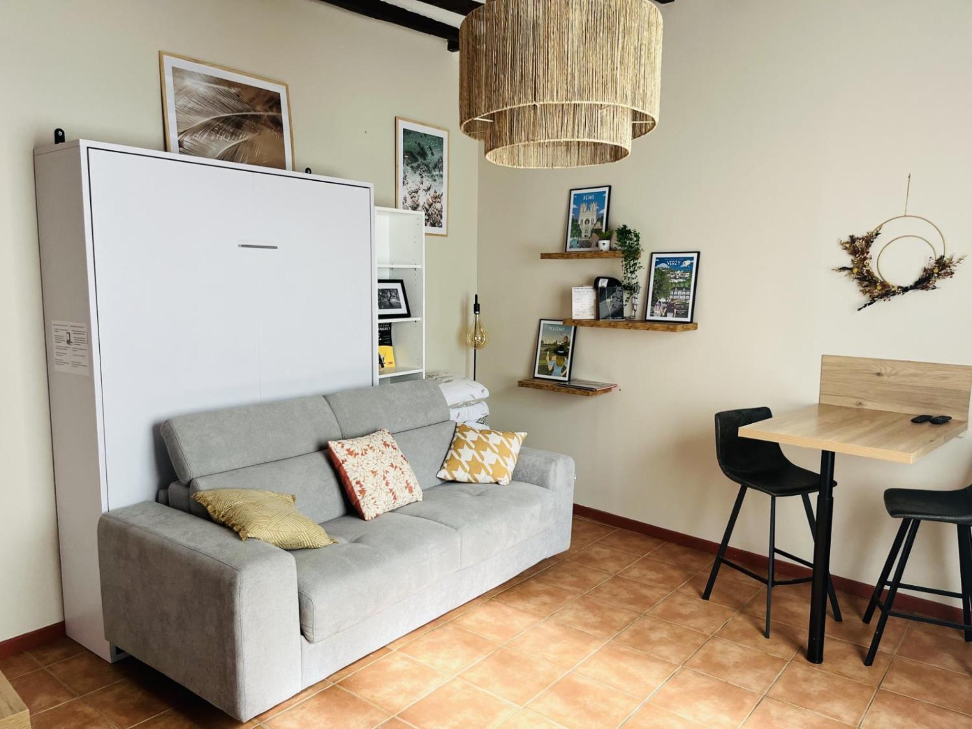 Logement, Plein Centre Du Village De Verzy エクステリア 写真