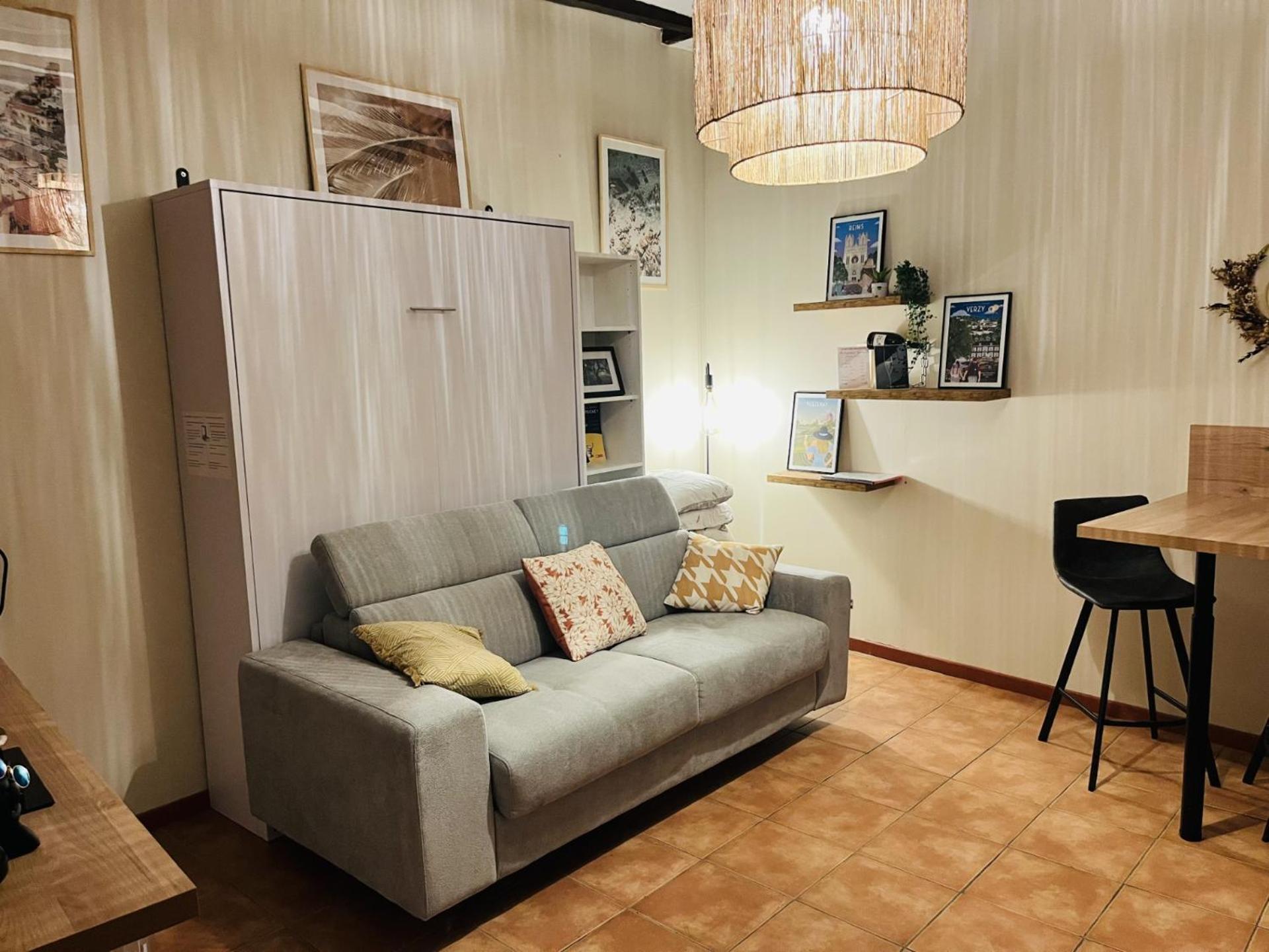 Logement, Plein Centre Du Village De Verzy エクステリア 写真